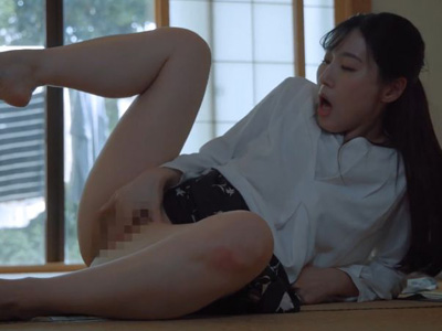 夫との生活では物足りない欲求不満な奥さん